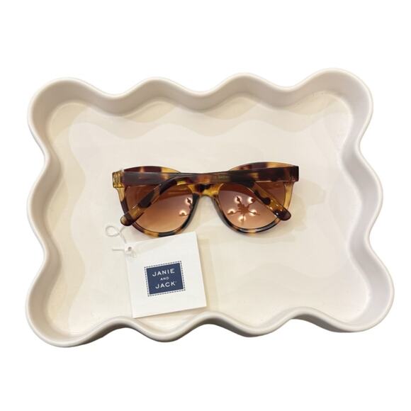 Janie and Jack Tortoise Cat-Eye Sunglasses 2-4Y - Picture 2 of 3